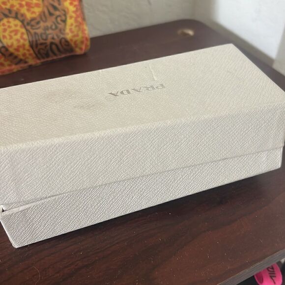 AUTHENTIC - Prada Sunglass Case with Box - Ok Condition - Picture 6 of 6